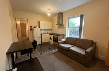 17 Woodland Terrace,, Greenbank, Plymouth - Image 2